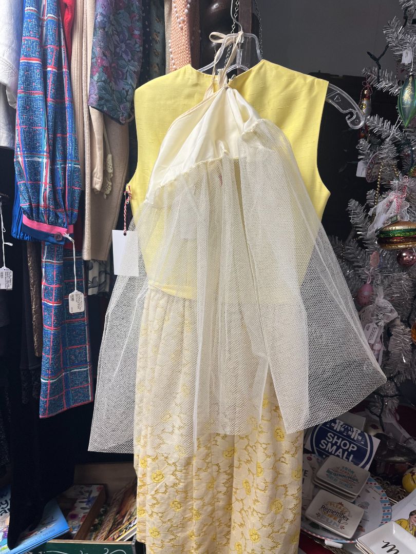 VTG 'Dress Up Ronnie' with Toile 1/2 Slip